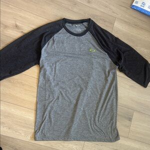 Men's Gray and Black Raglan Shirt